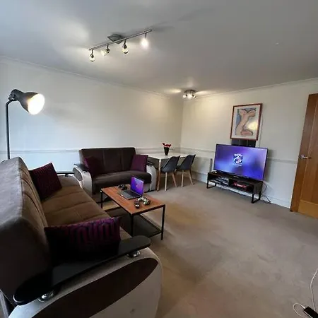 Stylish One Bedroom Flat Furnished